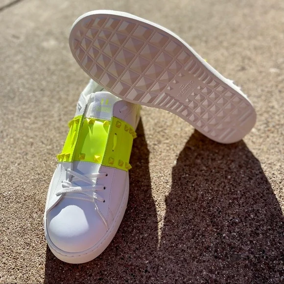 Valentino Garavani Men's White Rockstud Leather Sneaker - Picture 5 of 5